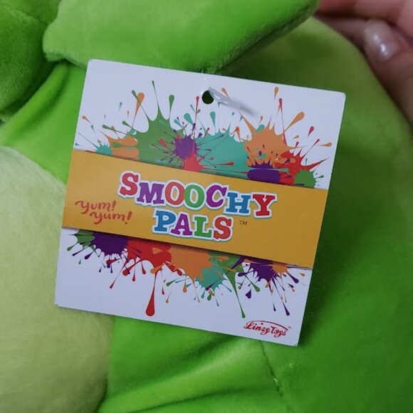 Green Smoochy Pals Pea Plushy - Picture 4 of 4